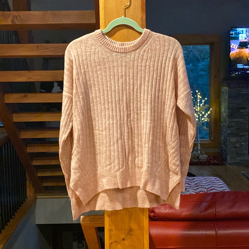 NWOT Abercrombie & Fitch Sweater size M in Pink